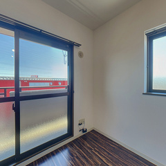 loading blurry tour image