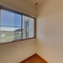 loading blurry tour image