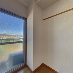 loading blurry tour image