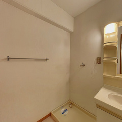 loading blurry tour image