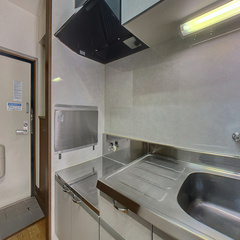 loading blurry tour image