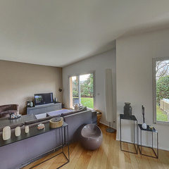 loading blurry tour image