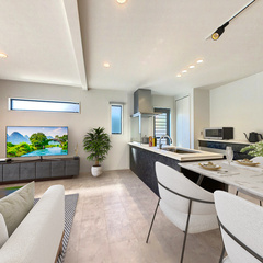 loading blurry tour image