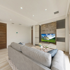 loading blurry tour image