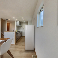 loading blurry tour image