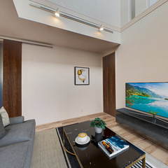 loading blurry tour image