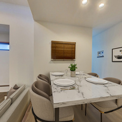 loading blurry tour image