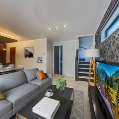 loading blurry tour image