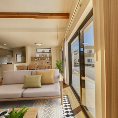 loading blurry tour image