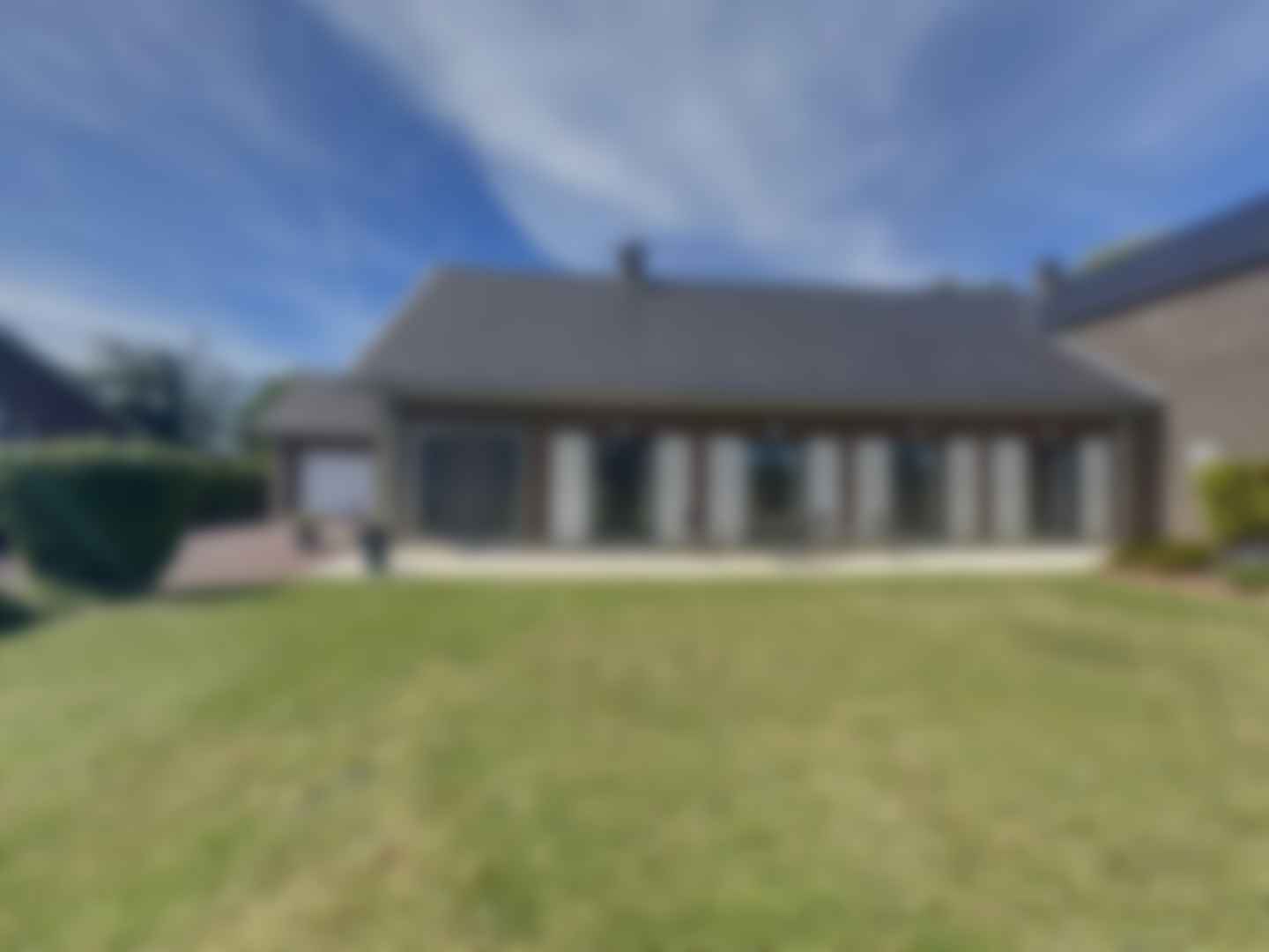 loading blurry tour image