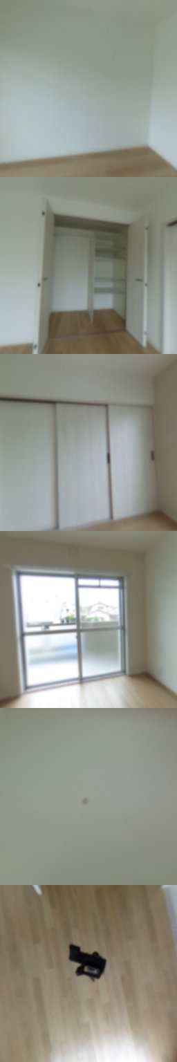 loading blurry tour image