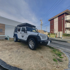 loading blurry tour image