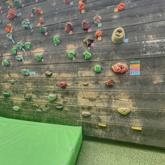 loading blurry tour image