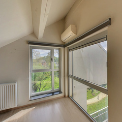 loading blurry tour image