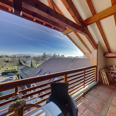 loading blurry tour image