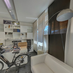 loading blurry tour image