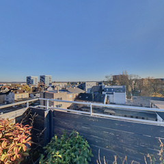 loading blurry tour image