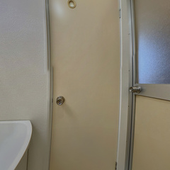 loading blurry tour image