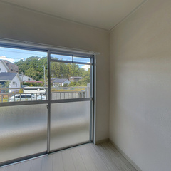 loading blurry tour image