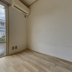 loading blurry tour image