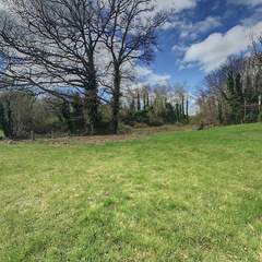 loading blurry tour image