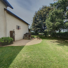 loading blurry tour image