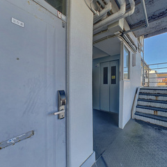 loading blurry tour image