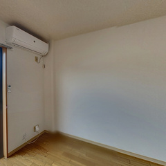 loading blurry tour image