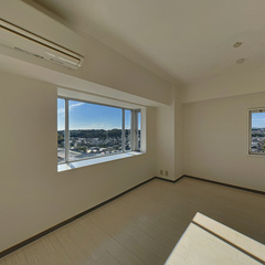 loading blurry tour image