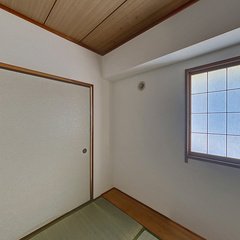 loading blurry tour image