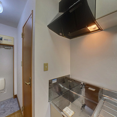 loading blurry tour image