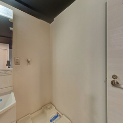 loading blurry tour image