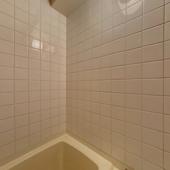 loading blurry tour image