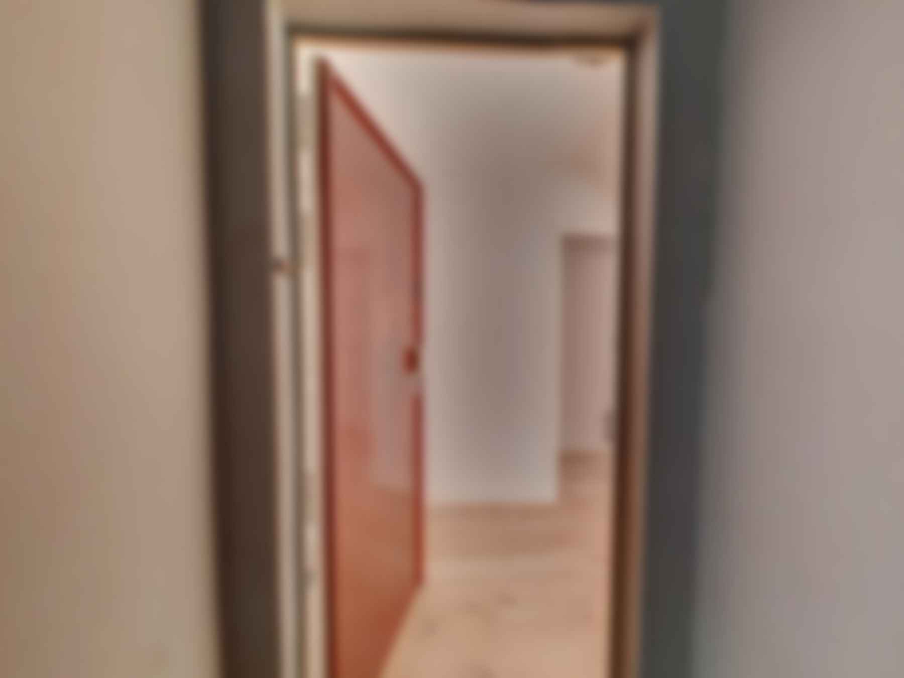 loading blurry tour image