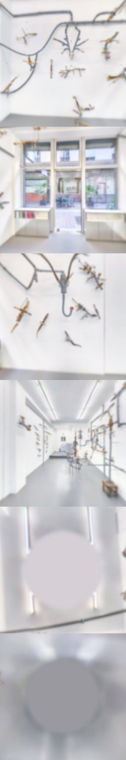 loading blurry tour image