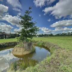 loading blurry tour image