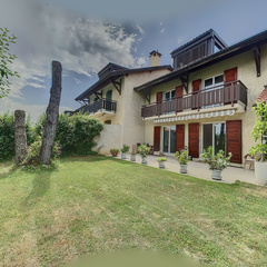 loading blurry tour image