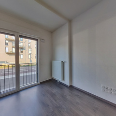 loading blurry tour image