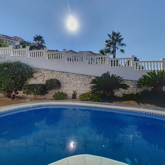 loading blurry tour image