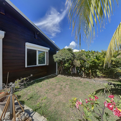 loading blurry tour image