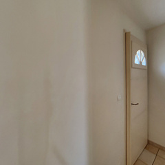 loading blurry tour image