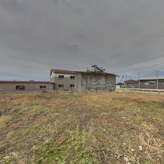 loading blurry tour image