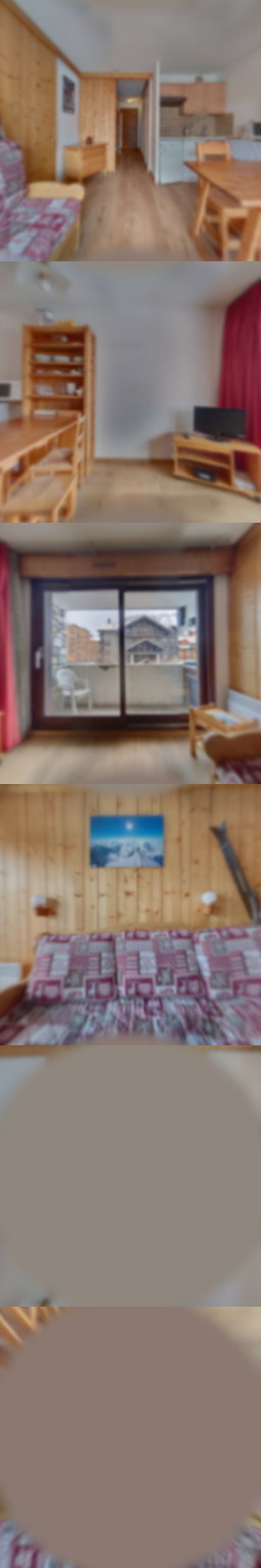 loading blurry tour image