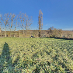 loading blurry tour image